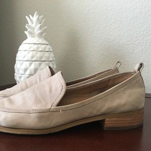 Susina Kellen Almond Toe Loafer (Taupe)